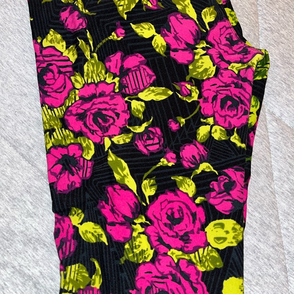 Lularoe tall and curvy leggings